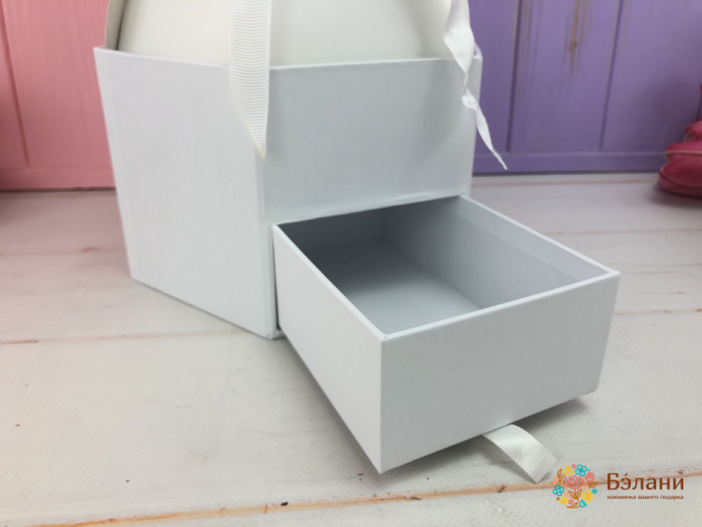 Cutie Cu Flori „Vază” Cu O Cutie (Alb.) | 3