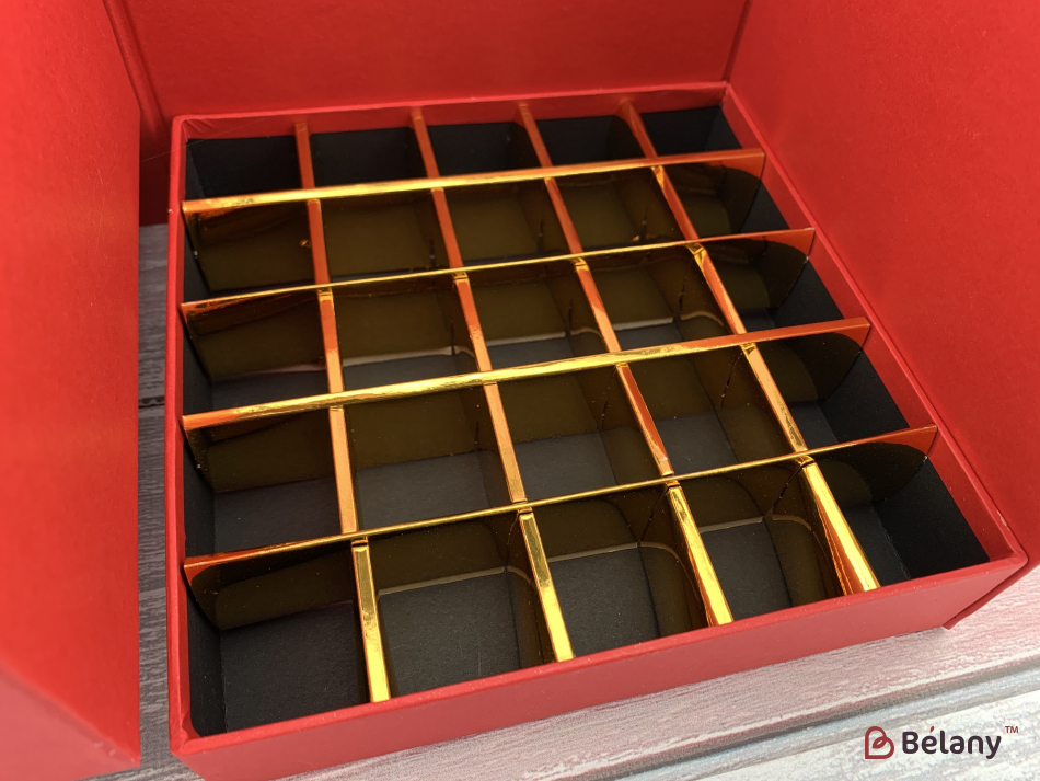 Cutie Pătrată Glisantă „Surpriză” Roșie | 3