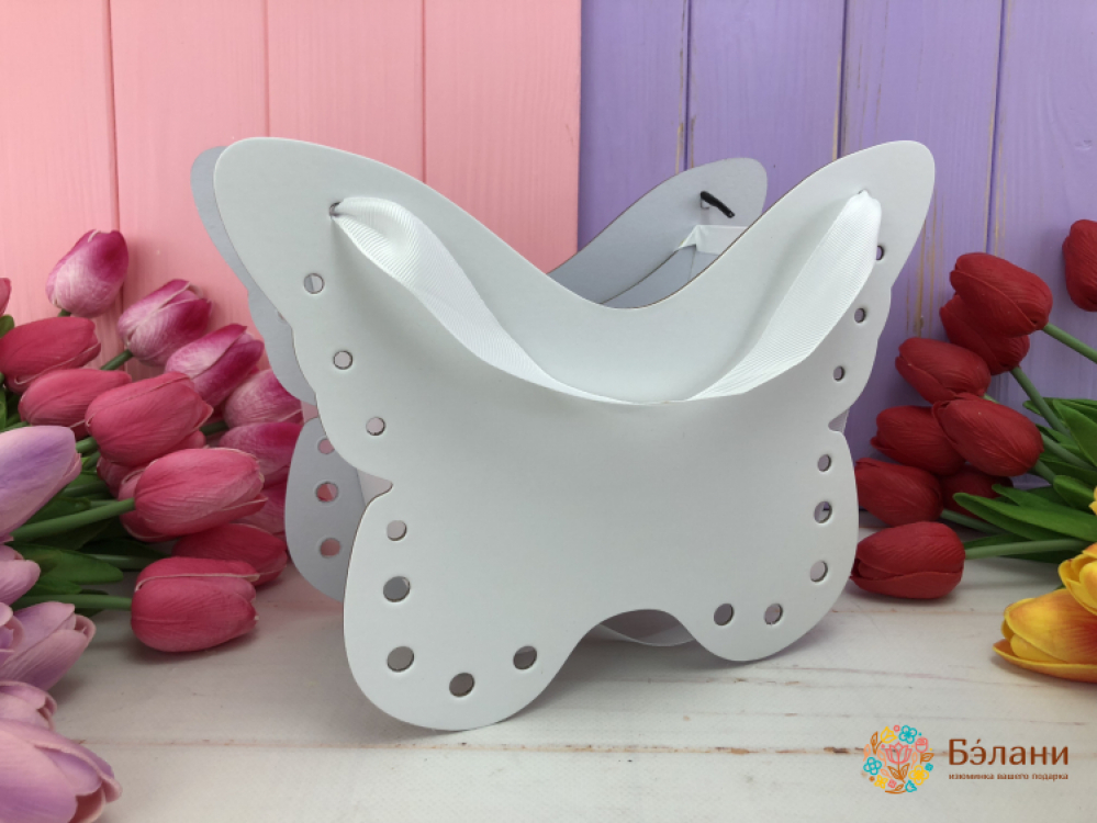 Cutie Cu Flori Fluture Alb