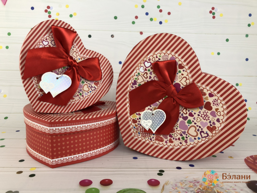 Cutie În Formă De Inimă „Inimi” Roșie