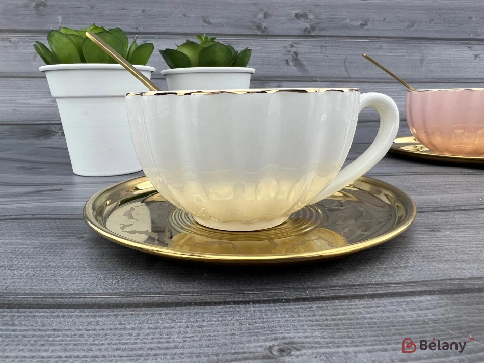 Ceașcă Și Farfurie Din Ceramică „Honnestly” Alb