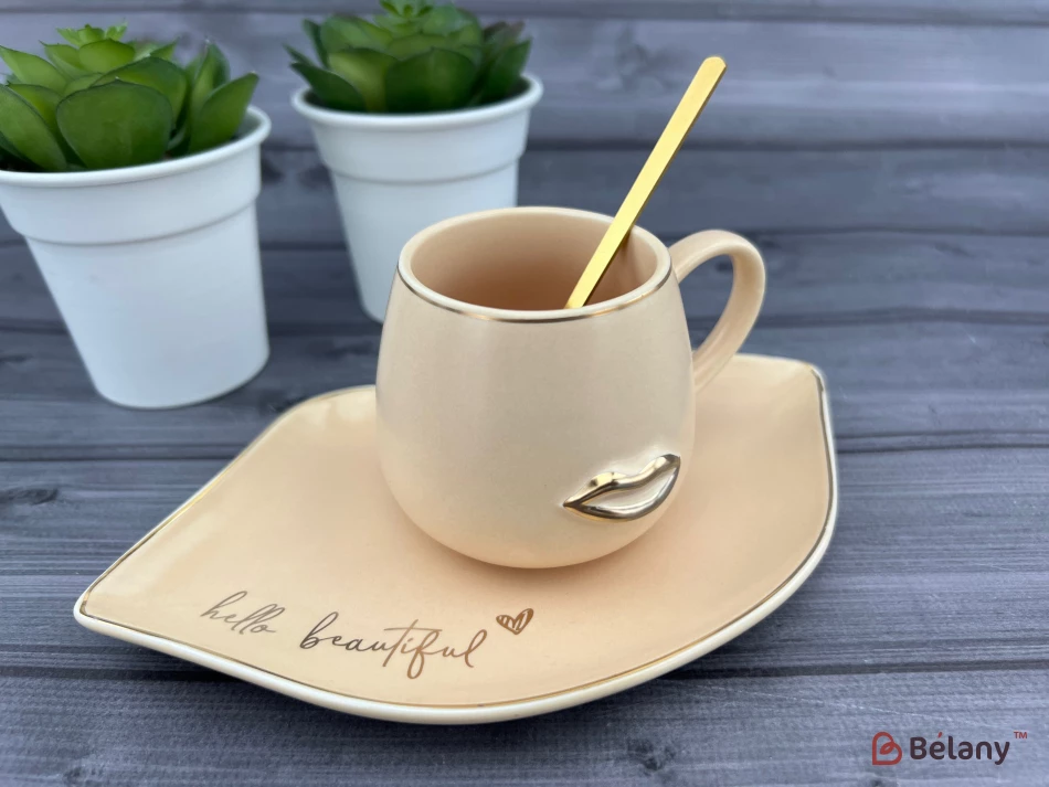 Cana Si Farfurie Ceramica "sweet Lips" Crema