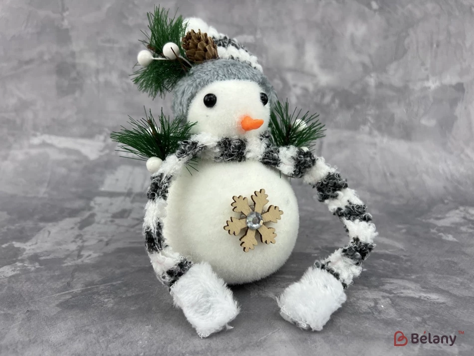 Om De Zăpadă Într-O Eșarfă