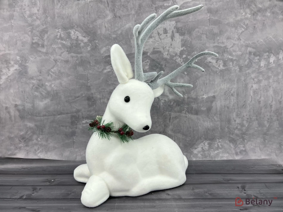 Eșarfă Decorativă „Cerb Culcat” Realizată Dintr-O Crenguță