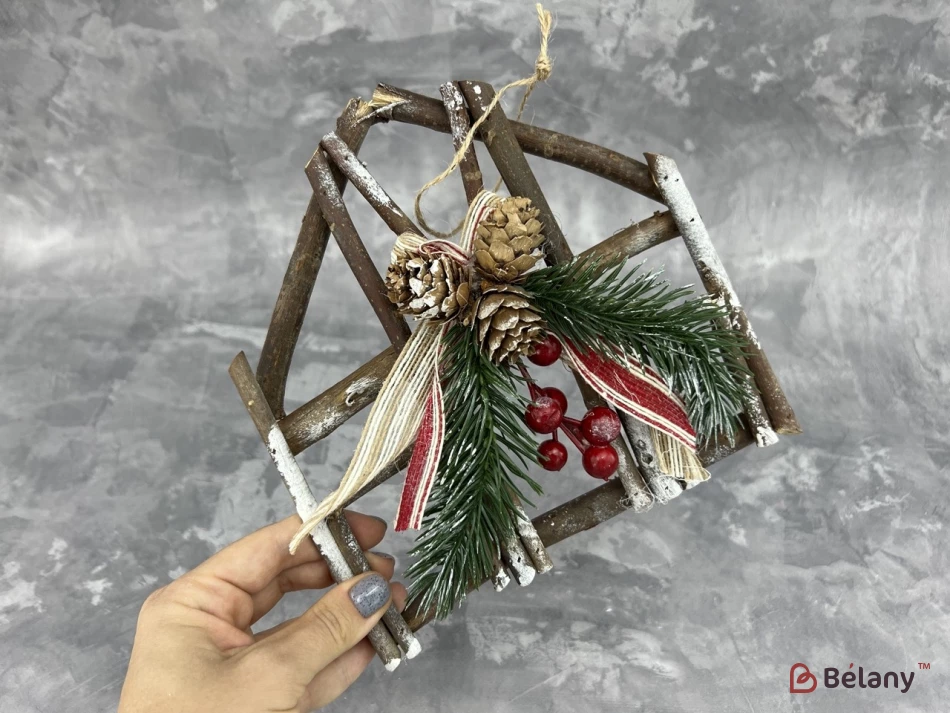 Jucărie De Pom De Crăciun „Butcă Bej Cu Compoziție” | 2