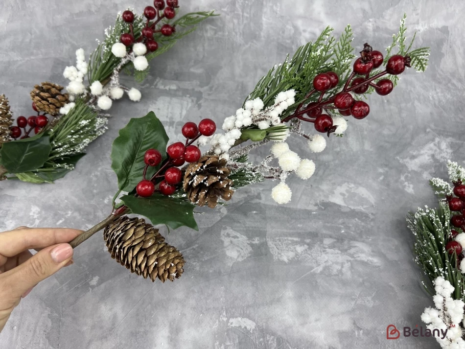 Decor Crenguță De Molid Cu Conuri | 2