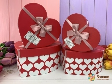 Cutie Cu Formă De Inimă Polka Roșie