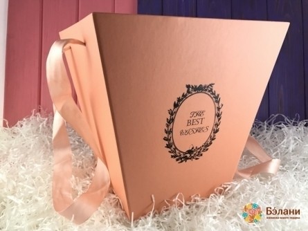 Cutie Floristică De Piersici "cele Mai Bune Urări"