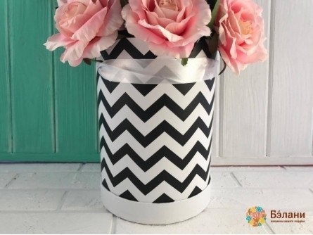 Cutie De Pălărie Neagră "zigzag"