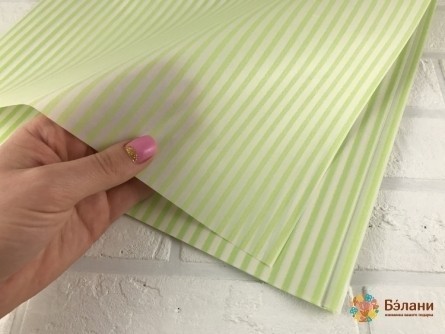 Trasarea Hârtiei Cu Tei În Dungi