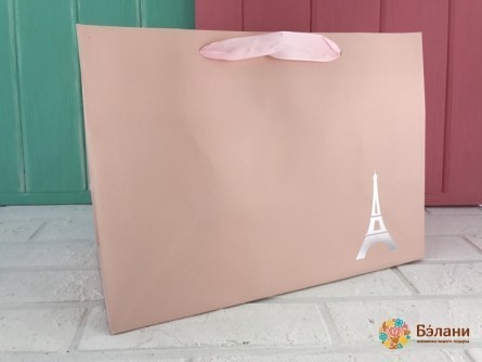 Pachet De Trandafiri Din Turnul Eiffel. M