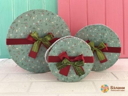 Cutie Rotundă "polka Dot" Cu O Funie