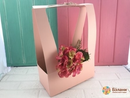 Coș Rabatabil Cu Flori De Piersici