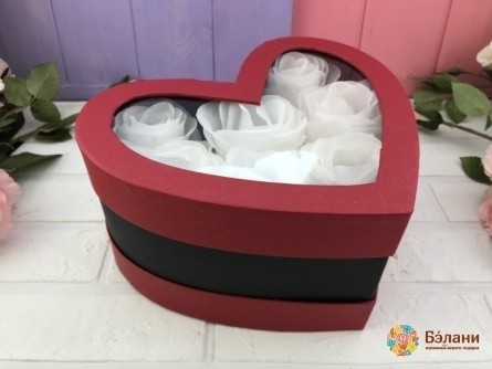 Cutie În Formă De Inimă „Răsucire A Inimii” Roșie