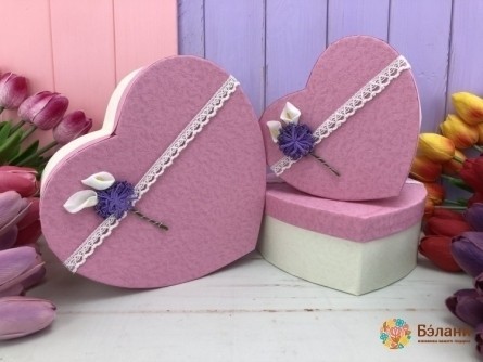 Cutie Roz În Formă De Inimă