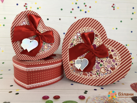 Cutie În Formă De Inimă „Inimi” Roșie