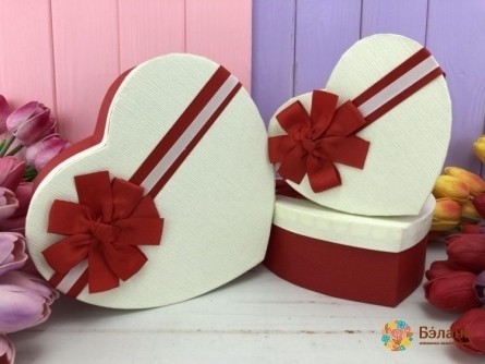 Cutie În Formă De Inimă „Arcul Luxuriant” Alb