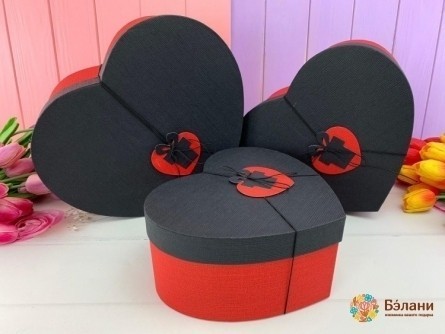 Cutie În Formă De Inimă "pe O Bandă Elastică" Neagră