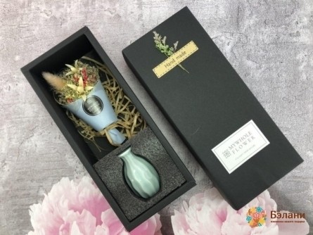 Buchet Un Compliment „Cu Vază” Albastru