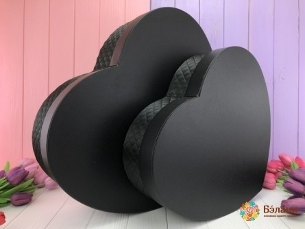 Cutie Cu Formă De Inimă Neagră Din Satin