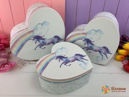 Cutie De Unicorn În Formă De Inimă Albă