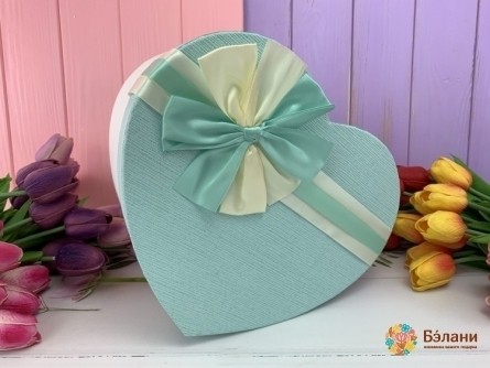 Cutie Luxuriantă În Formă De Inimă Albastră