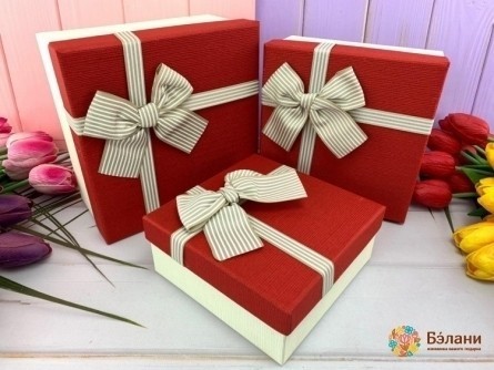 Cutie Cadou „Arcul În Dungi” Roșu