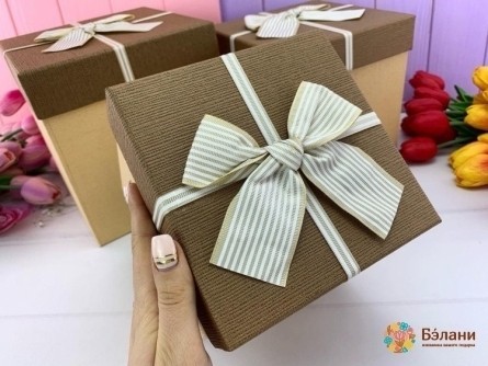 Cutie Cadou „Frumoasa # 6” Ciocolată