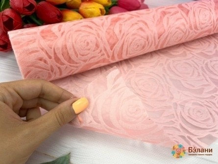 Flizelin Pentru Flori Într-Un Sul De Piersic "trandafiri"