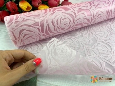 Flizelin Pentru Flori Într-Un Sul Cu „Trandafiri” Roz