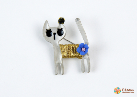 Broșă „Pisică În Bluză, Argintie”