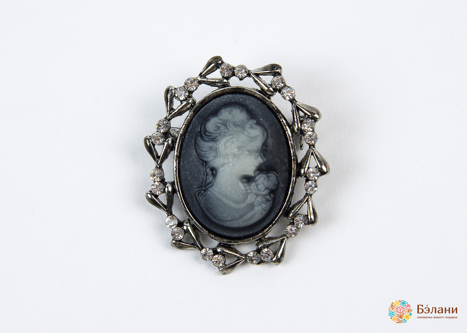 Broșă „Cameo Înnegrită”