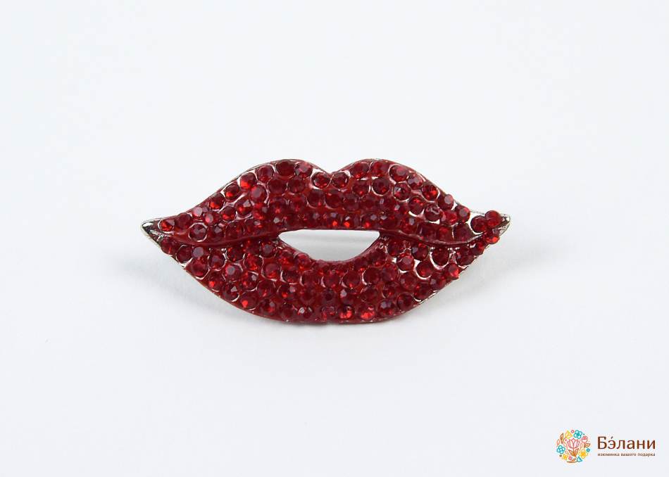 Broșă „Buze”