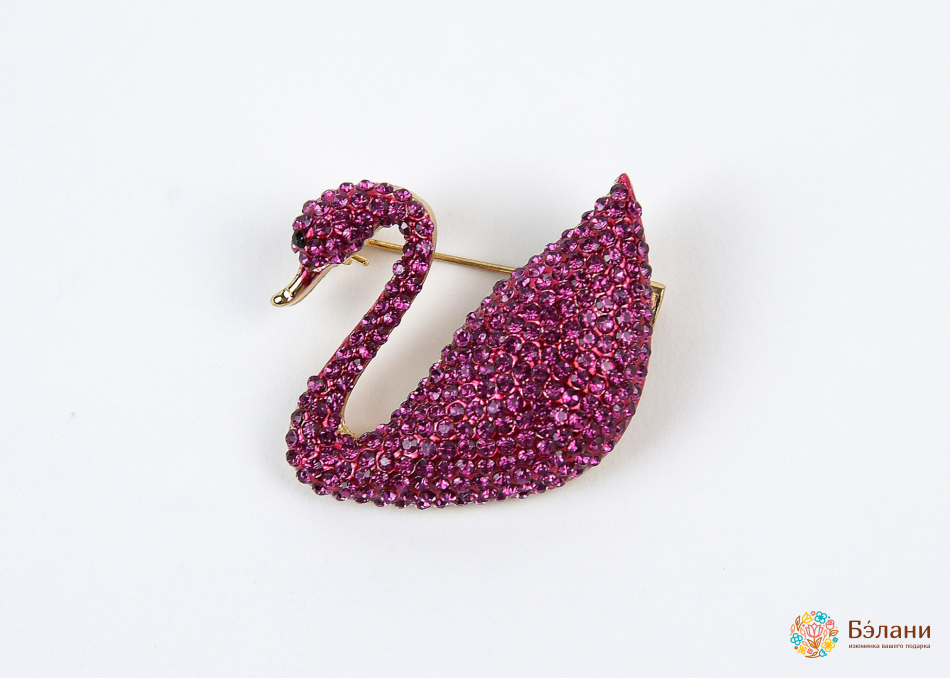 Broșă „Crimson Swan”